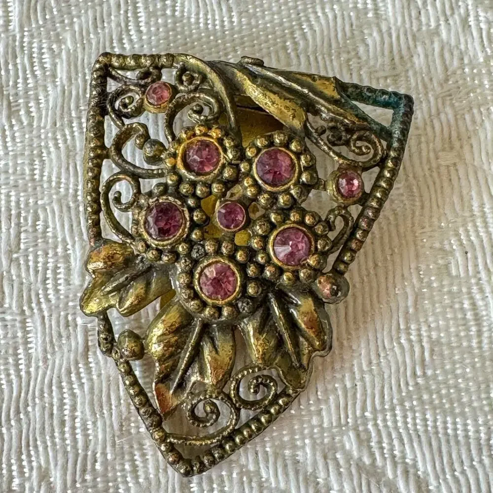 Vintage Floral 1920’s Purple Amethyst Rhinestone Dress Clip Gold Tone Triangular